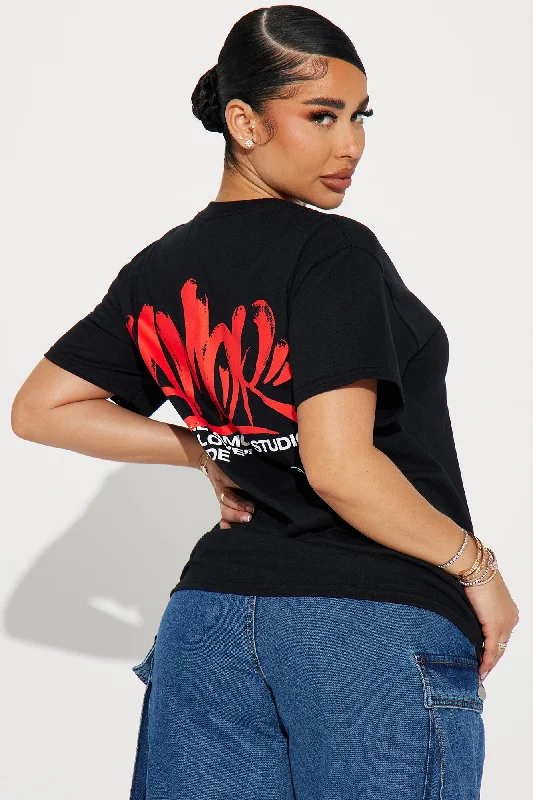 Mi Amor Graphic Tshirt - Black/Red