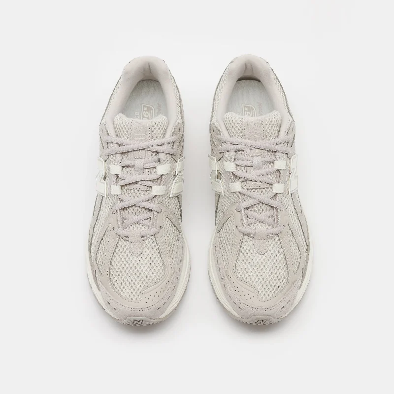 1906R Grey Day Sneaker in Moonrock/Moonbeam/Sea Salt