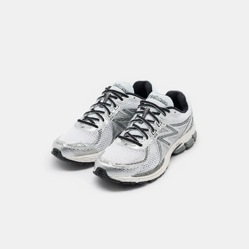 860 V2 Sneaker in Optic White/Brighton Grey/Shadow Grey/Silver Metallic