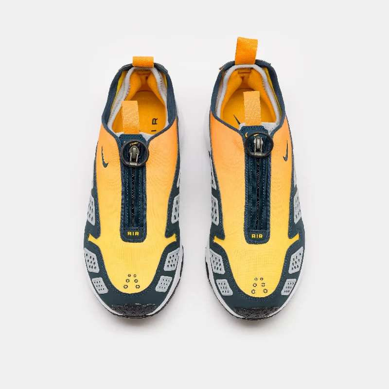 Air Max Sunder Sneaker in Canyon Gold/Deep Ocean/Light Smoke Grey