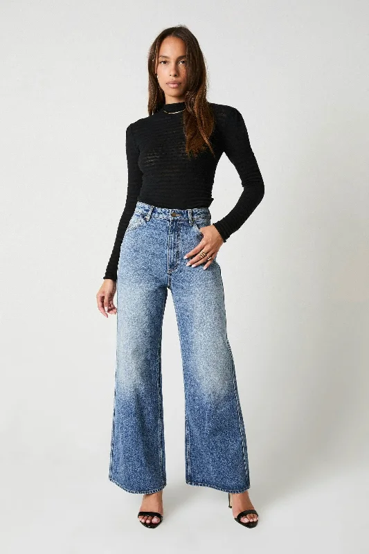 Studio Flare Jean