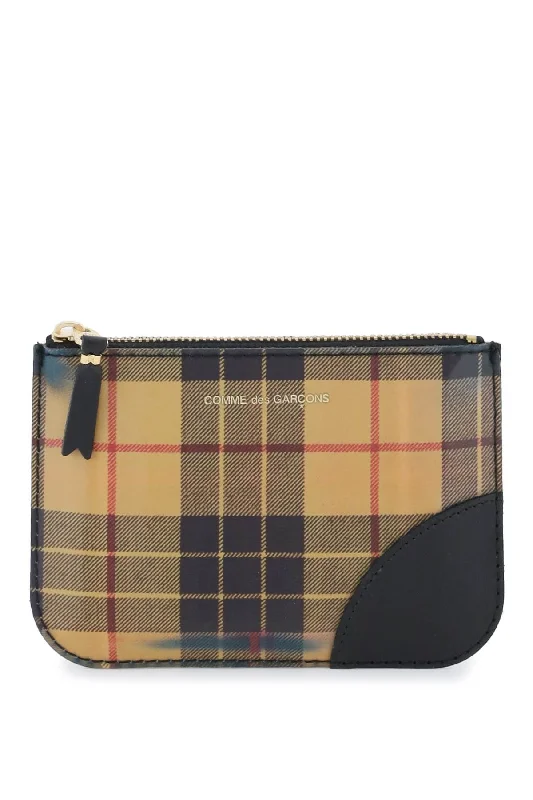How to choose the right money clip Magnetic-Closure Passport Covers & Wallets for Quick AccessComme Des Garcons Wallet Men's Lenticular-Effect Coin Pouch