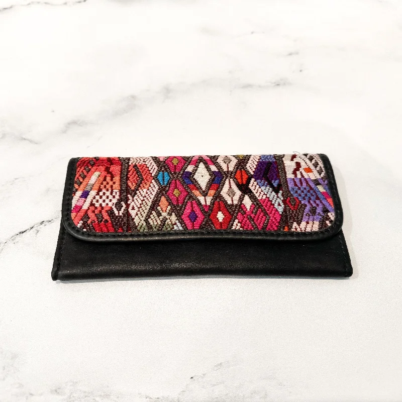 Slim money clips for minimalist wallets Animal-Print Passport Covers & Wallets for Trendy FashionistasHuipil Wallet