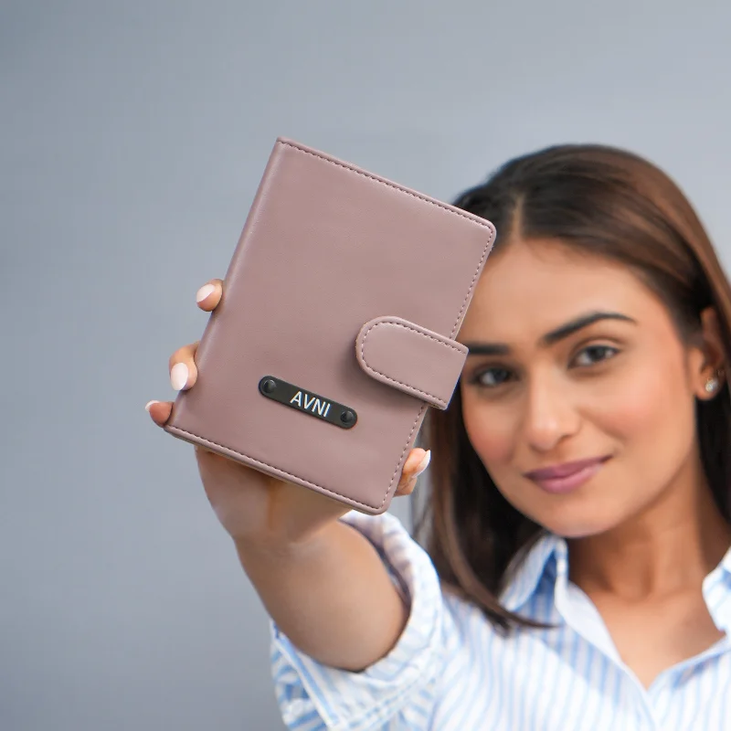 How to choose the right money clip Embroidered Silk Passport Covers & Wallets with Gold Thread for Special OccasionsPassport Wallet - Smokey Mauve