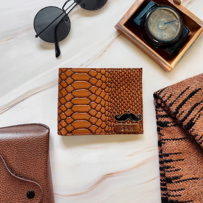How to choose the right money clip Monogrammed Leather Passport Covers & Wallets as Personalized GiftsPersonalized Men’s Textured Tan Brown Wallet with Free Charm