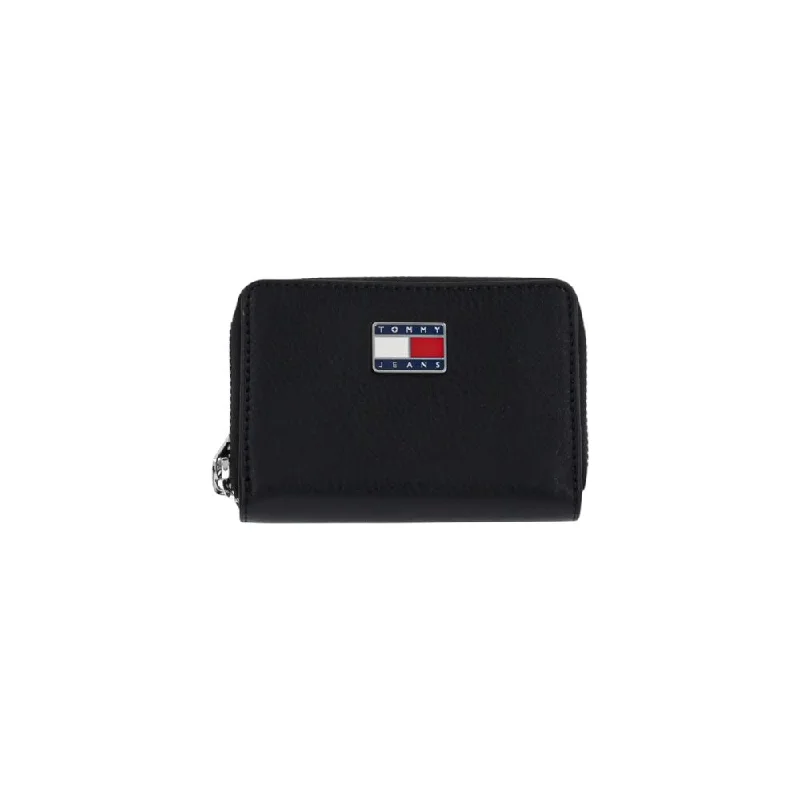 Money clips for holding large amounts of cash RFID-Blocking Passport Covers & Wallets in Sleek Black for Business TripsTommy Hilfiger  Polyethylene Women's Wallet