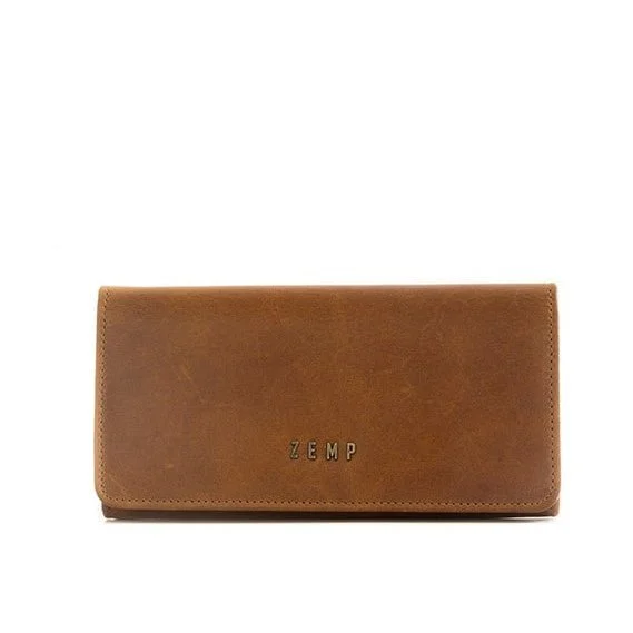 Money clips vs traditional wallets Vegan Leather Passport Covers & Wallets for Environmentally Conscious PeopleZemp Claire 10 CC Wallet-Purse | Waxy Tan