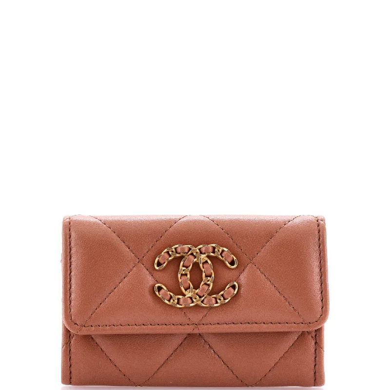 How to choose the right money clip 19 Flap Card Case Quilted Leather