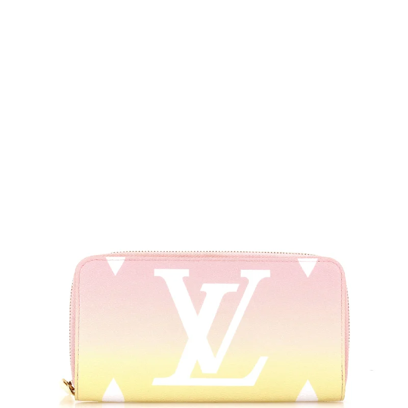 Money clips with RFID protection Zippy Wallet By The Pool Monogram Giant