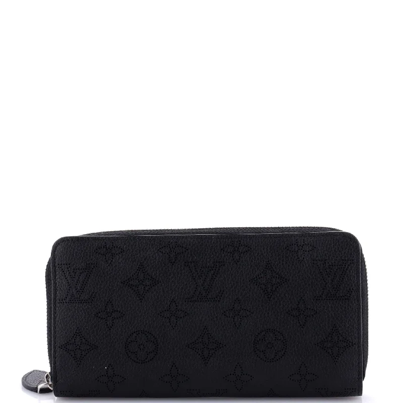 Money clips for holding large amounts of cash Zippy Wallet Mahina Leather